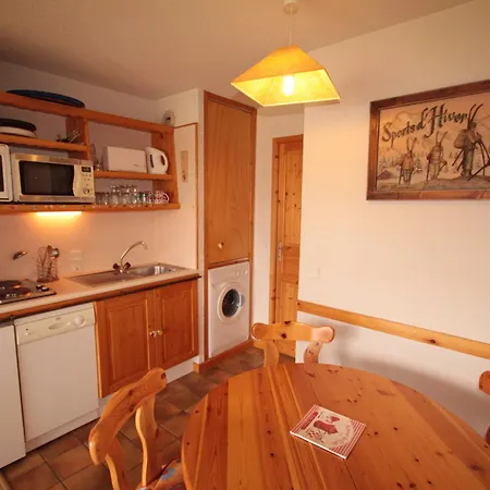 Apartment Charmant Studio Cabine Avec Balcon Et Vue Sur Pistes - Fr-1-293-288 *